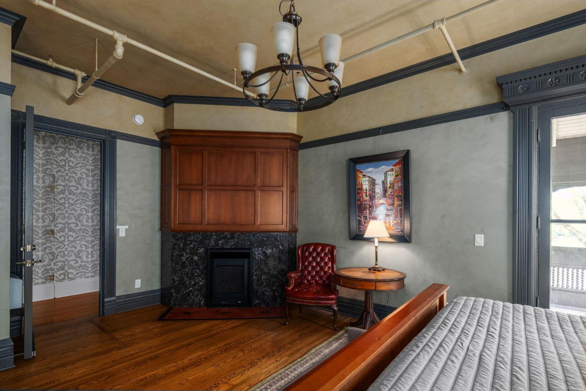 The New Victorian Mansion Bed & Breakfast Saint Paul Ngoại thất bức ảnh